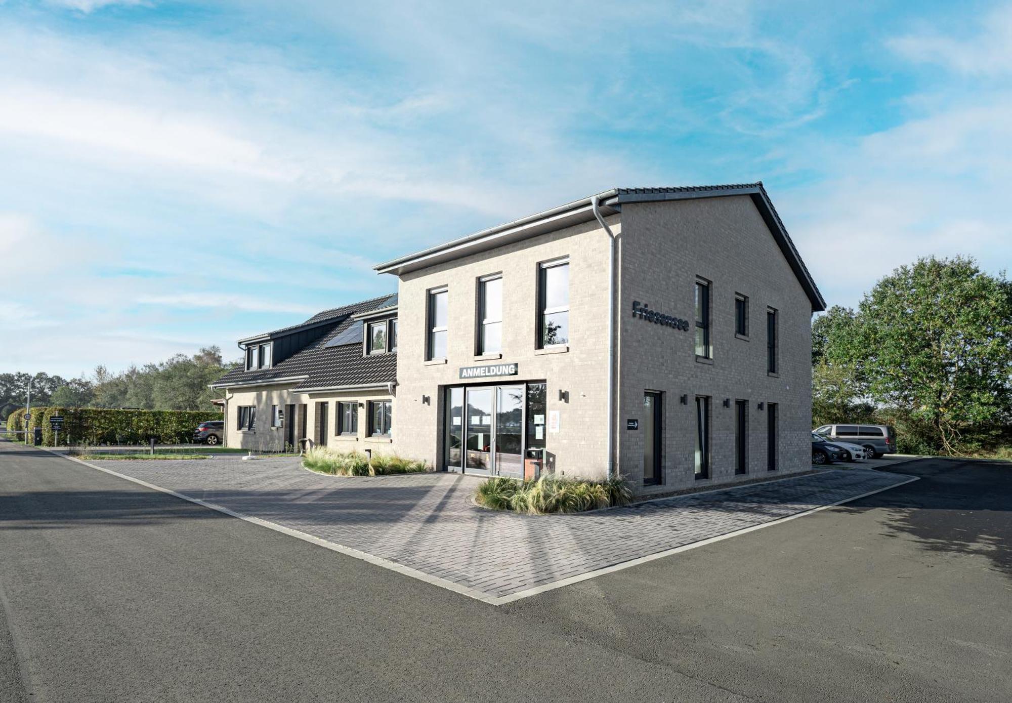 Friesensee Camping Und Ferienpark Wittmund Exterior foto